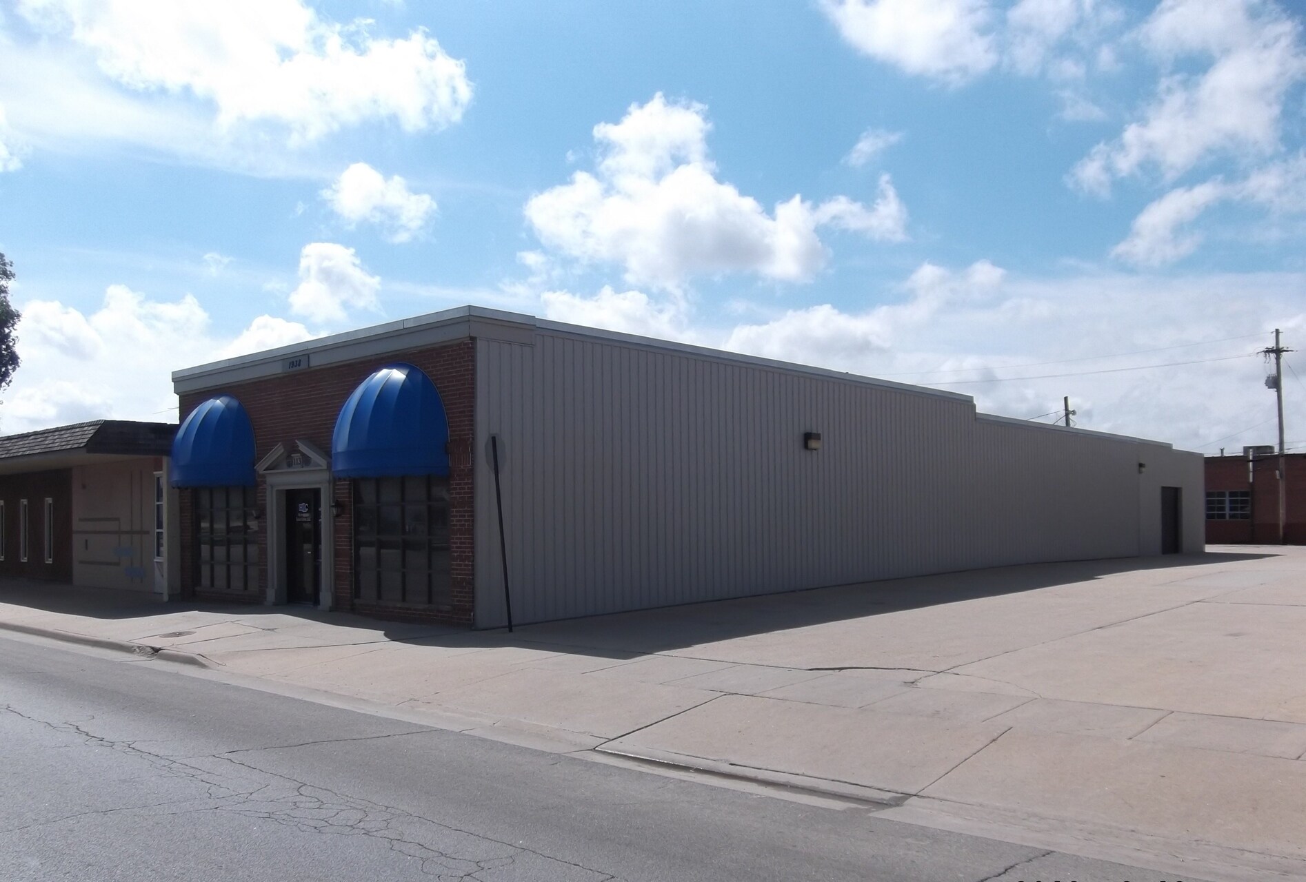 113 E 4th Ave, Hutchinson, KS for sale Primary Photo- Image 1 of 1