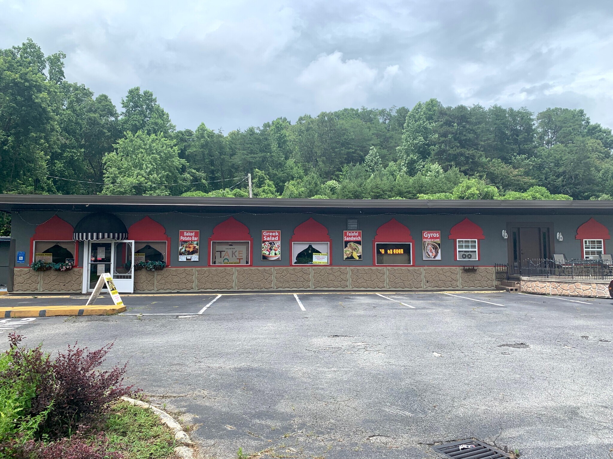 5646 Price Rd, Gainesville, GA 30506