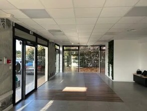 75 Rue Marcelin Berthelot, Aix-en-Provence for lease Interior Photo- Image 1 of 7