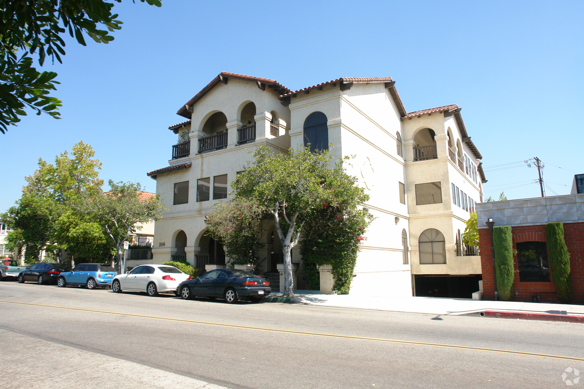 206 N Jackson St, Glendale, CA for lease Building Photo- Image 1 of 8