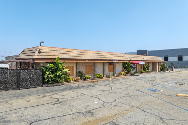More details for 1542 W Holt Blvd, Ontario, CA - Retail for Sale