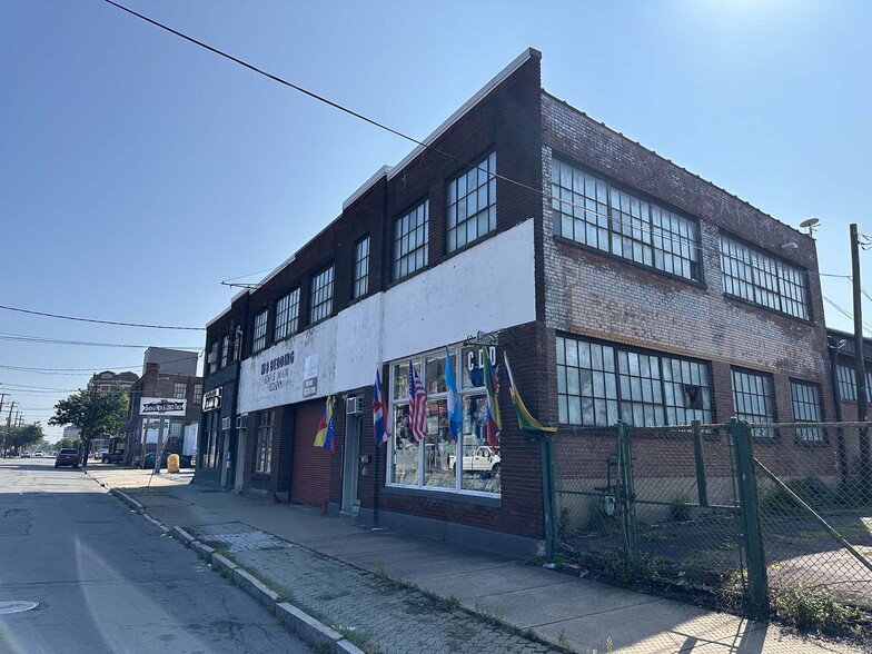 526 S Main St, Wilkes Barre, PA for sale - Building Photo - Image 2 of 28