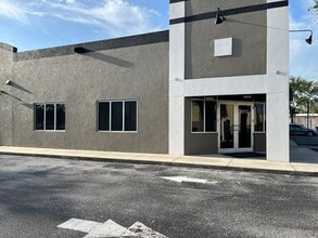5952-6012 Clark Center Ave, Sarasota, FL for lease Building Photo- Image 1 of 13