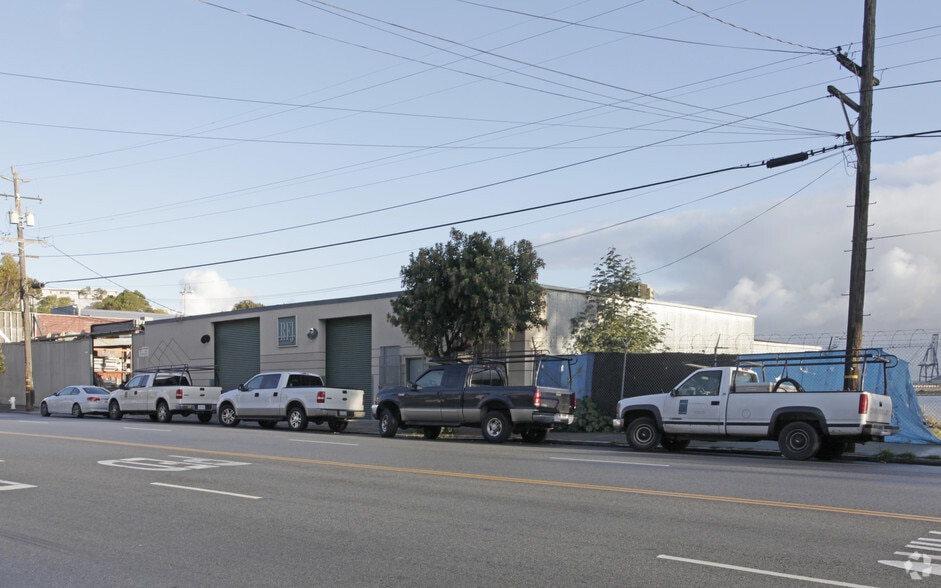 930 Innes Ave, San Francisco, CA for lease - Building Photo - Image 3 of 8