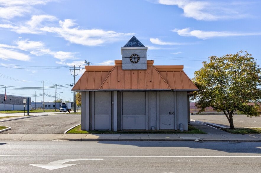 1850 McNichols Rd, Detroit, MI for sale - Building Photo - Image 2 of 8