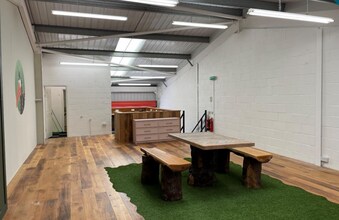 Moss Pit, Stafford for lease Interior Photo- Image 1 of 4