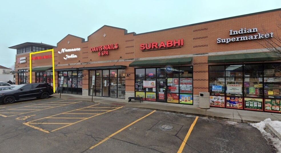 1040-1060 S Sutton Rd, Streamwood, IL for lease - Building Photo - Image 3 of 10