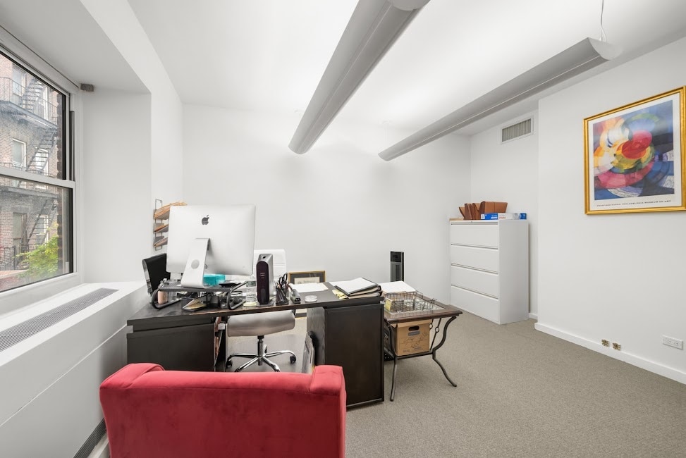 215 E 58th St, New York, NY for lease Building Photo- Image 1 of 4