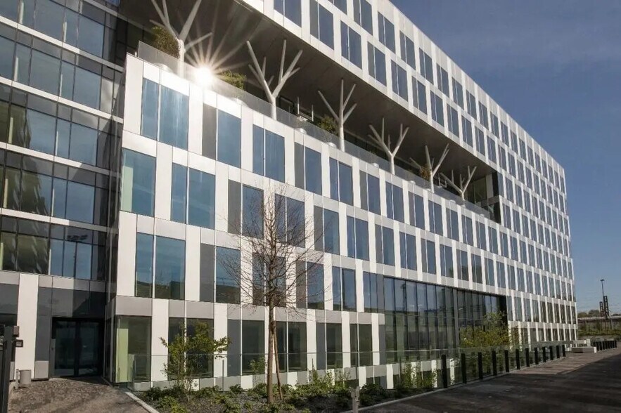 7 Rue Pablo Néruda, Levallois-Perret for lease - Building Photo - Image 3 of 11