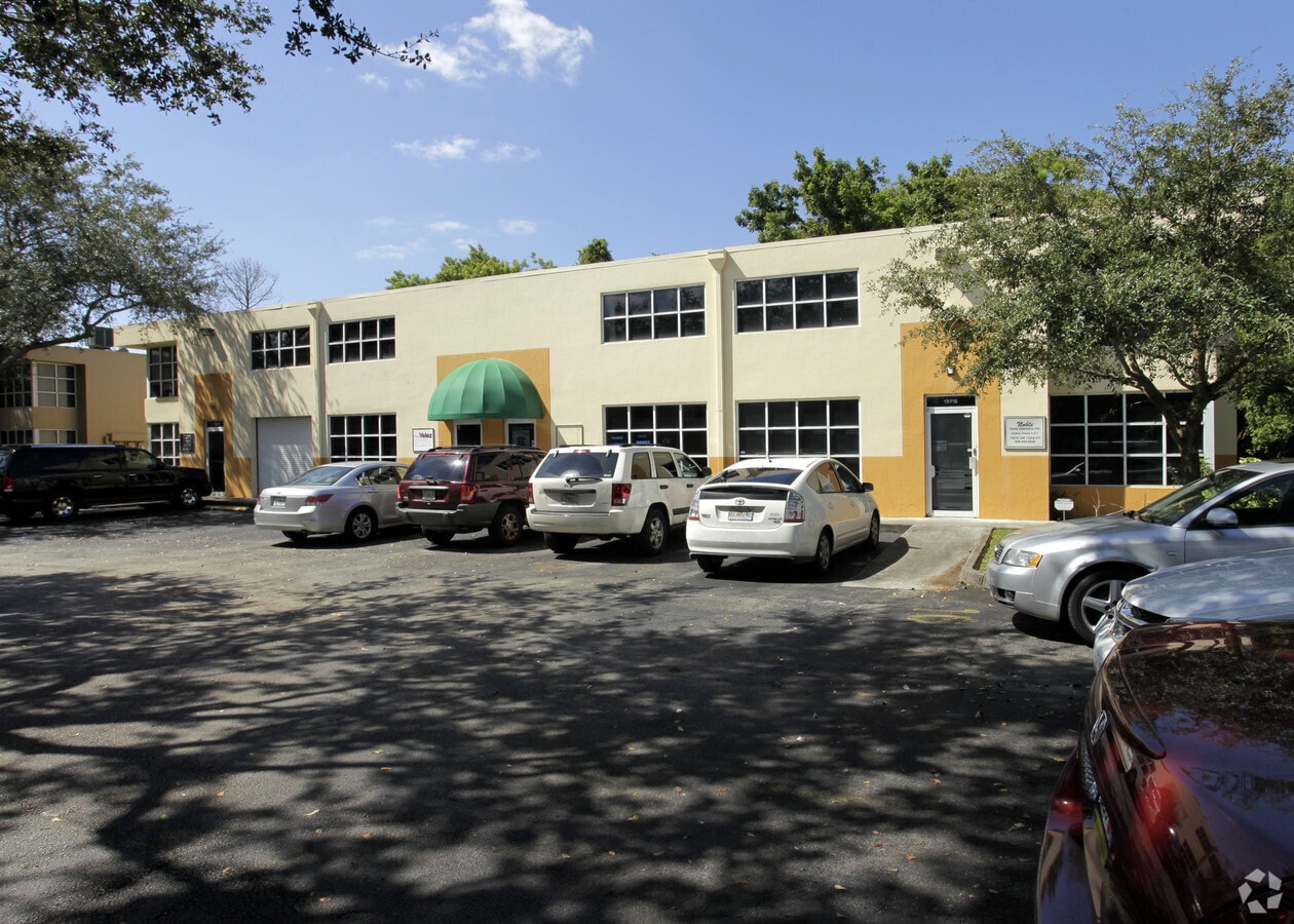 13016 SW 133rd Ct, Miami, FL for sale Primary Photo- Image 1 of 1