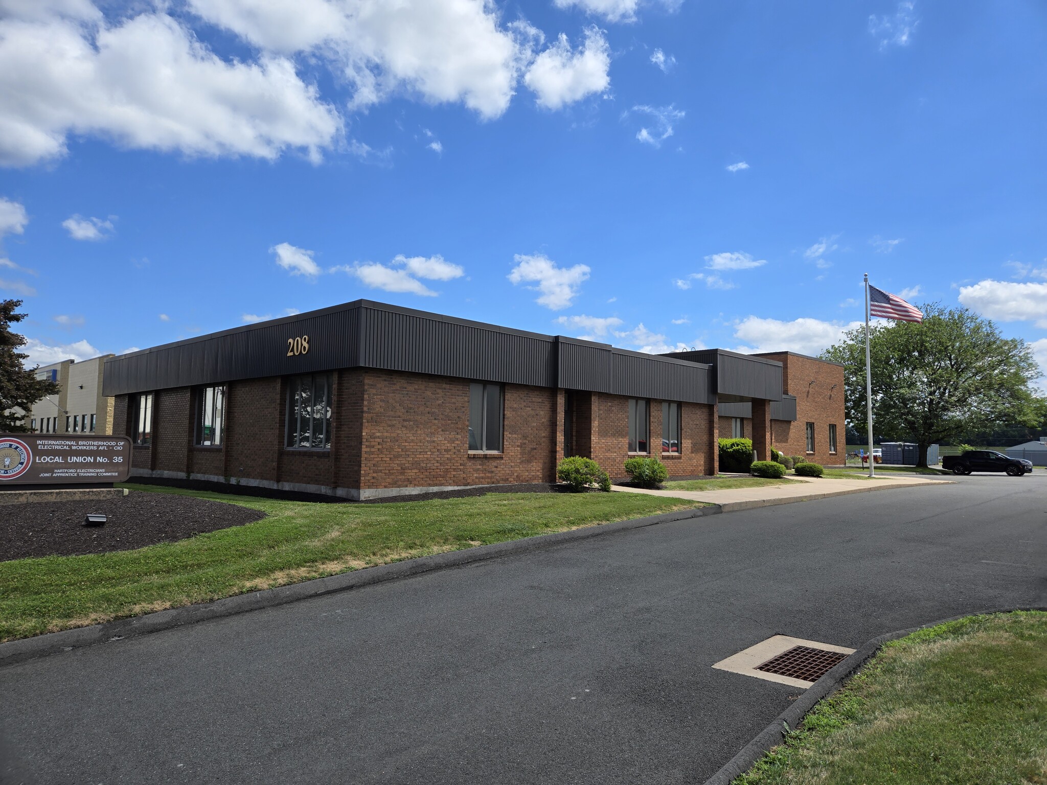 208 Murphy Rd, Hartford, CT for lease Building Photo- Image 1 of 3