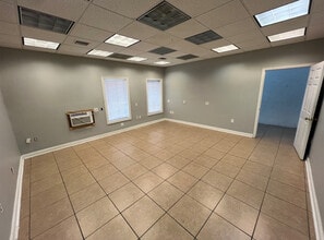 801-823 NW 57th St, Fort Lauderdale, FL for lease Interior Photo- Image 1 of 4