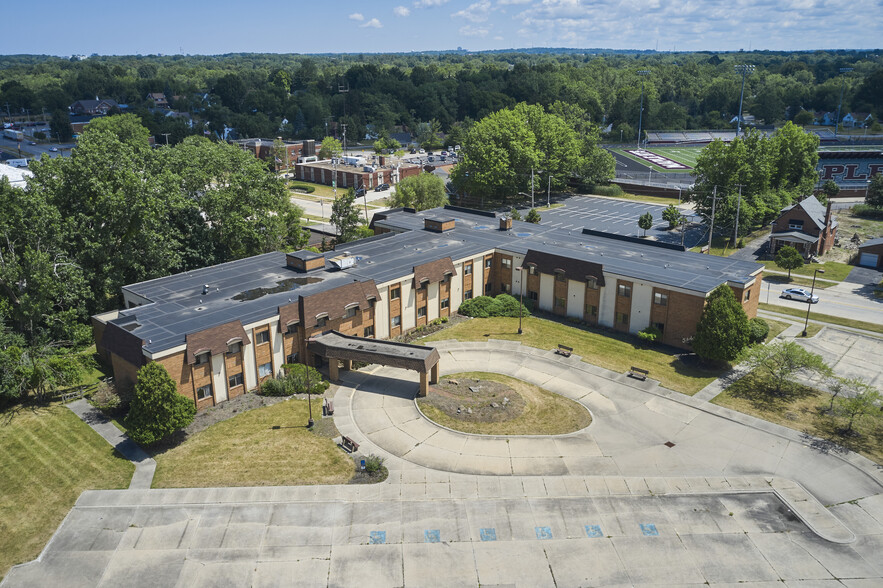 16231 Broadway Ave, Maple Heights, OH for sale - Building Photo - Image 2 of 42