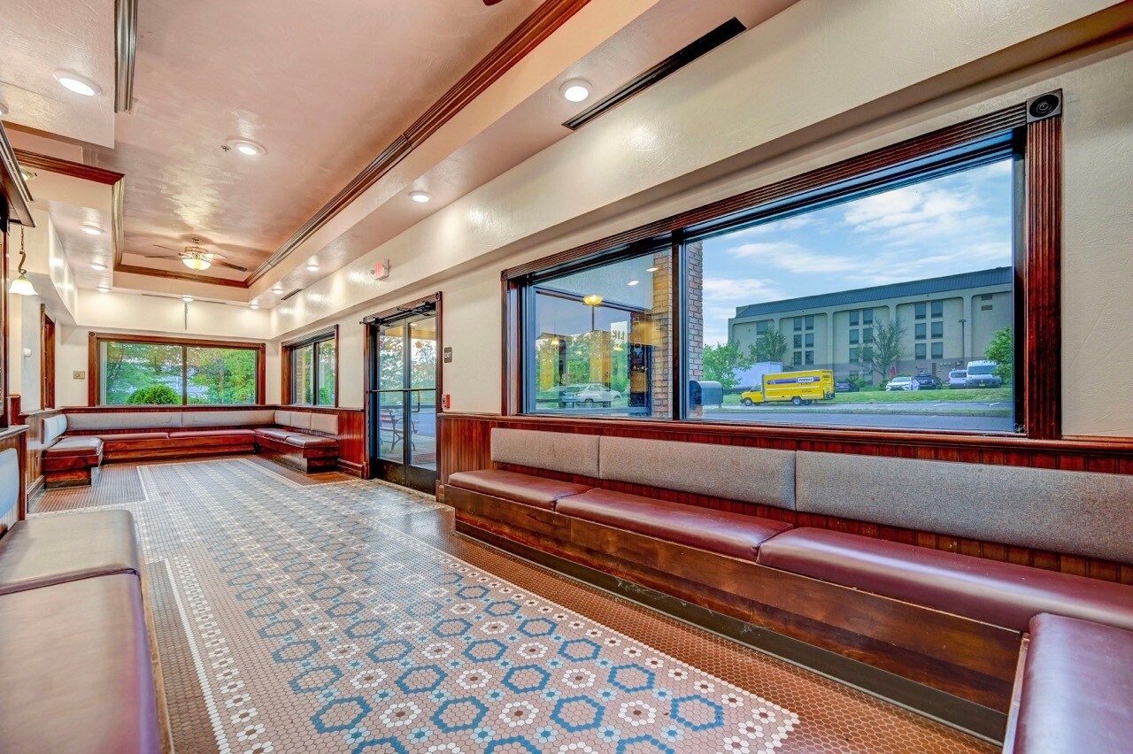 20 Montage Mountain Rd, Moosic, PA 18507 Flex for Lease