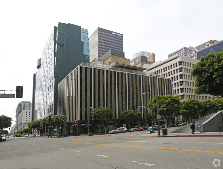 700 Wilshire Blvd, Los Angeles, CA for lease - Building Photo - Image 3 of 6