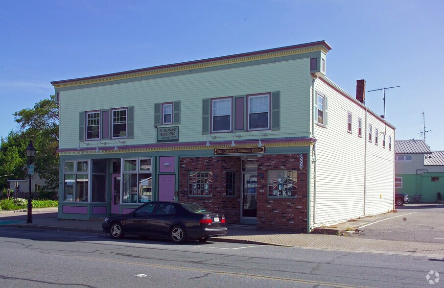 239243 Onset Ave, Onset, MA 02558