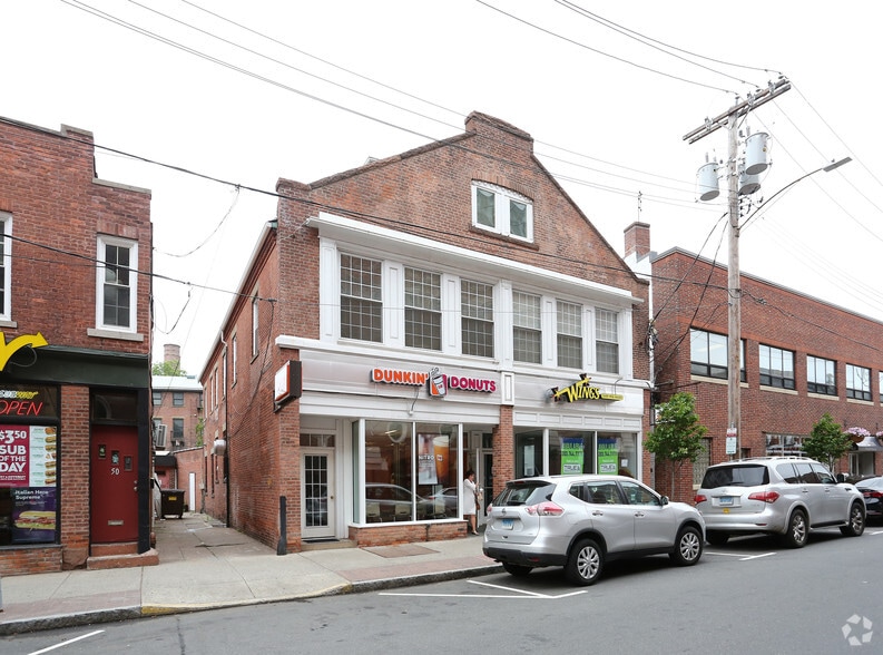 5456 Whitney Ave, New Haven, CT 06510