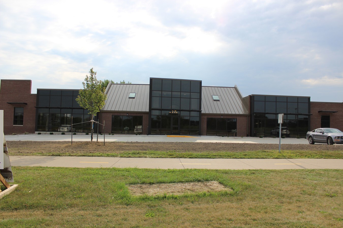 5123 Middle Rd, Bettendorf, IA 52722