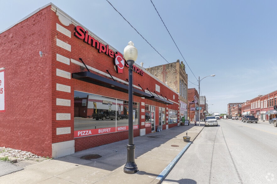 140 E Main St, Pawhuska, OK for lease - Building Photo - Image 2 of 25