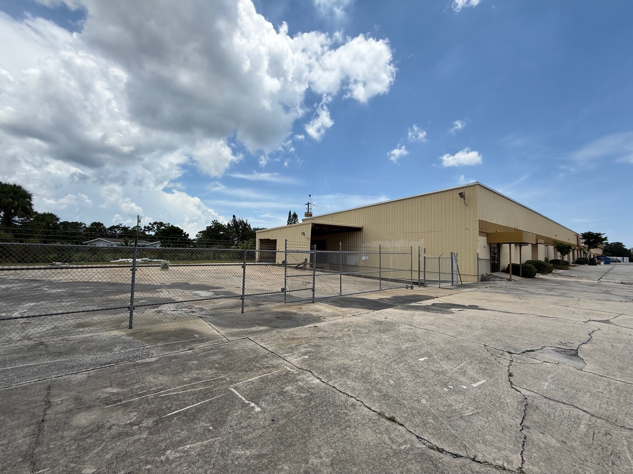 2280 Wilhelmina Ct NE, Palm Bay, FL for lease Interior Photo- Image 1 of 9