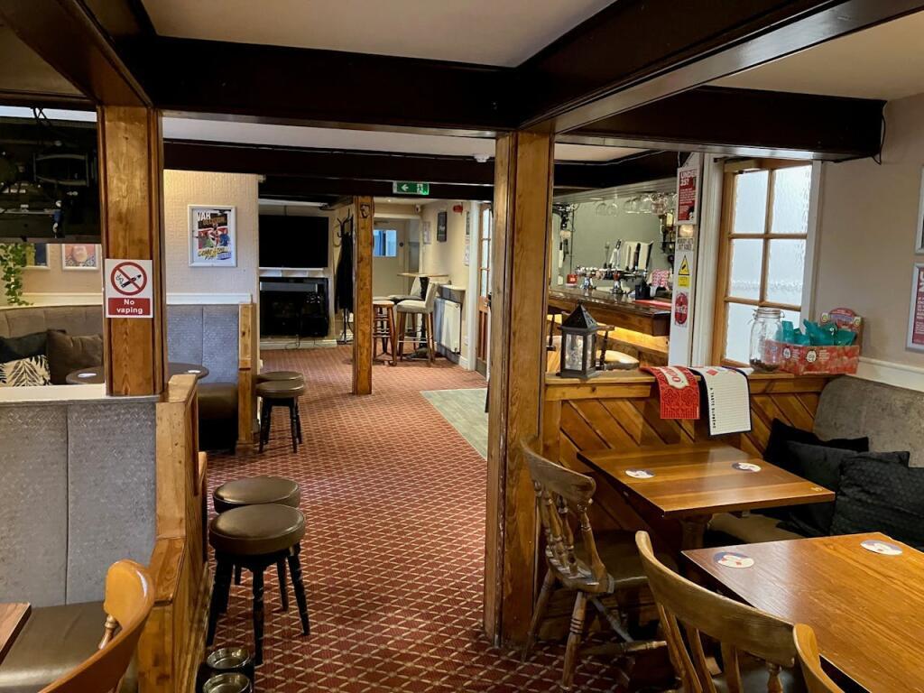 4 Royal Oak Av, Blackburn for lease Interior Photo- Image 1 of 1