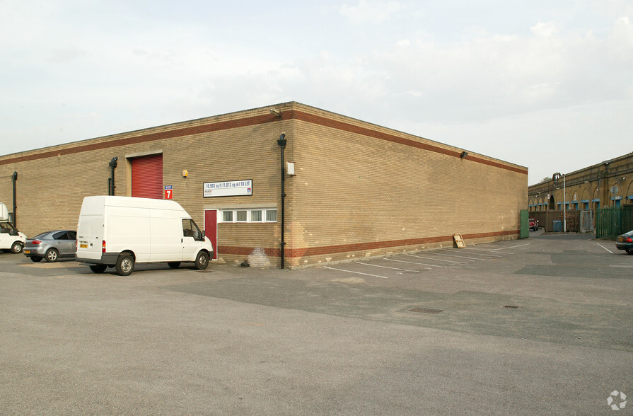 Blackhorse Rd, London for lease - Building Photo - Image 2 of 12