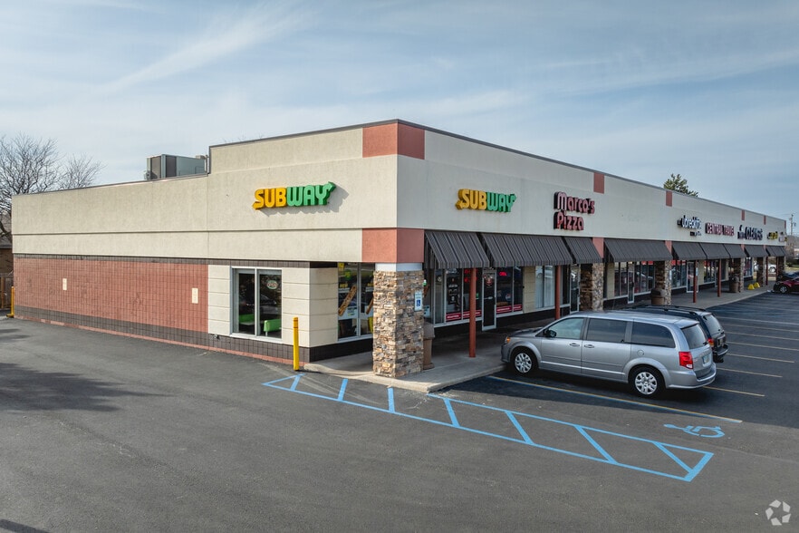 6803-6827 Spring Valley Dr, Holland, OH for lease - Building Photo - Image 1 of 6