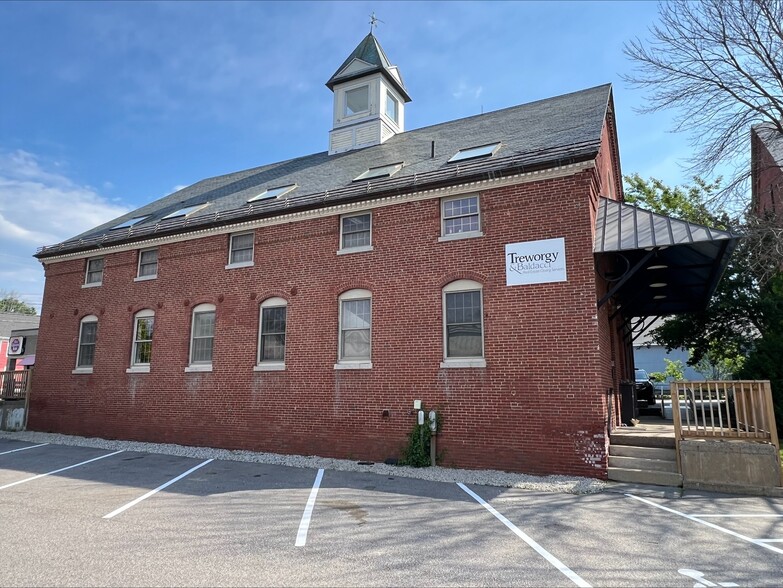 650 Islington St, Portsmouth, NH for lease - Primary Photo - Image 1 of 8