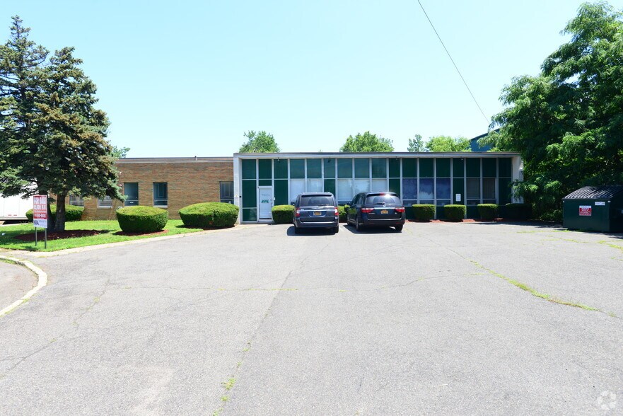 34 Ludwig St, Little Ferry, NJ for sale - Primary Photo - Image 1 of 1