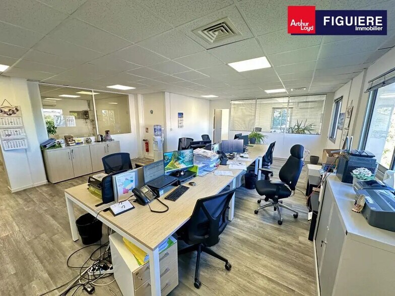 Office in Vitrolles for lease - Interior Photo - Image 3 of 9