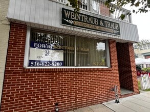 37 E Main St, Oyster Bay, NY for lease Interior Photo- Image 1 of 18