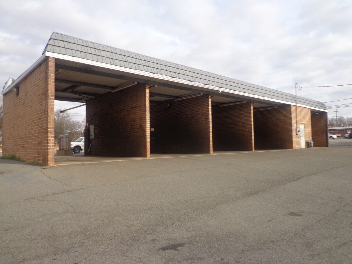 101 Fairview Dr, Lexington, NC 27292