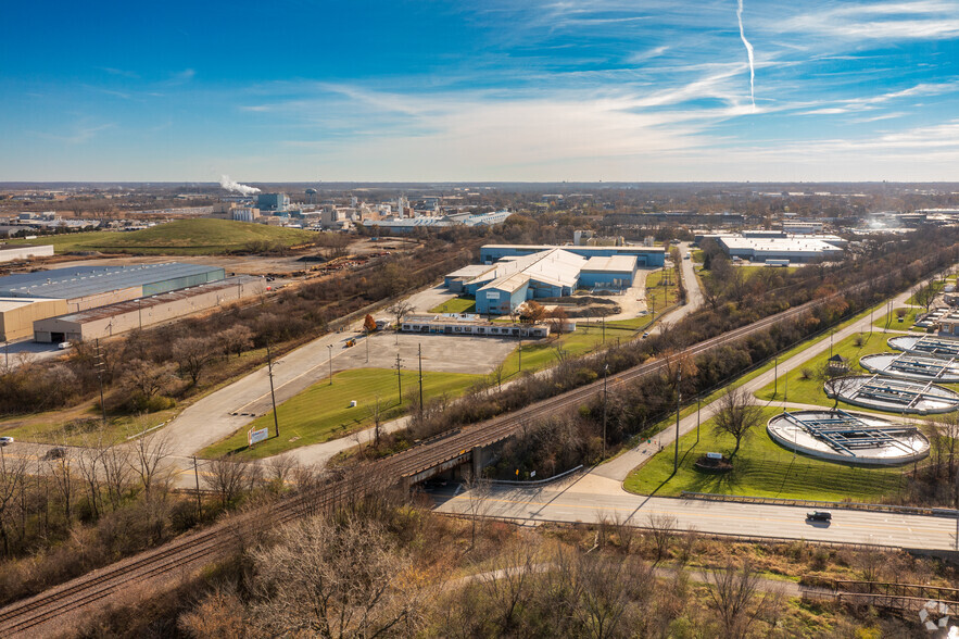 300 E Joe Orr Rd, Chicago Heights, IL for lease - Aerial - Image 3 of 9