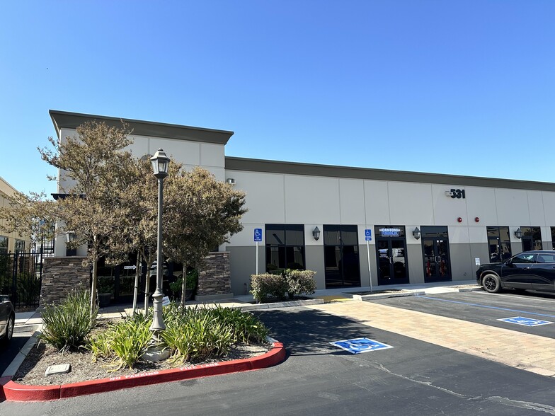 531 Queensland Cir, Corona, CA for lease - Building Photo - Image 1 of 6