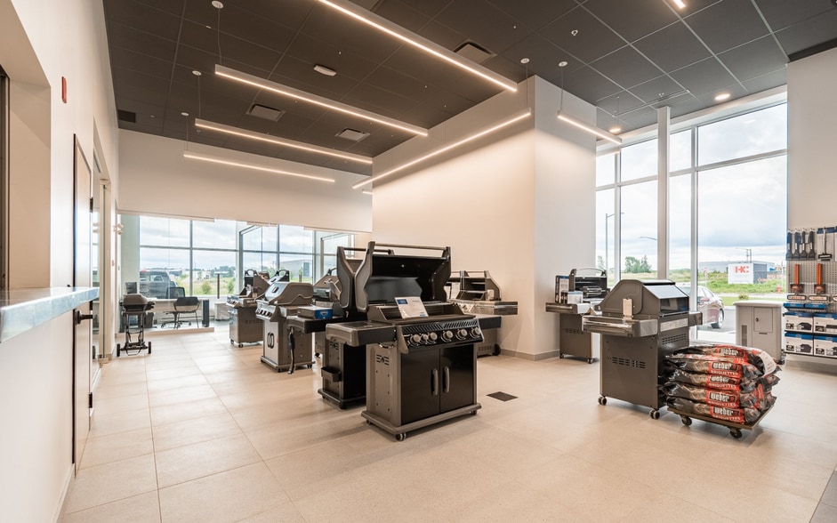 200 Rue De Singapour, Saint-augustin-de-desmaures, QC for sale - Interior Photo - Image 3 of 4