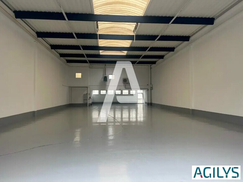 Flex in Bonneuil-sur-Marne for lease - Interior Photo - Image 1 of 6