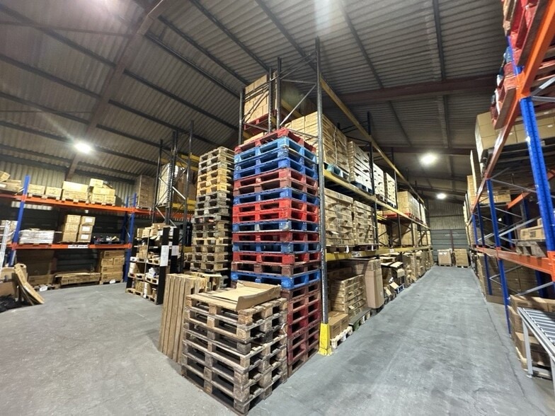 Unit 4-Unit 8 Vicarage Ln, Wherstead for lease - Interior Photo - Image 2 of 2