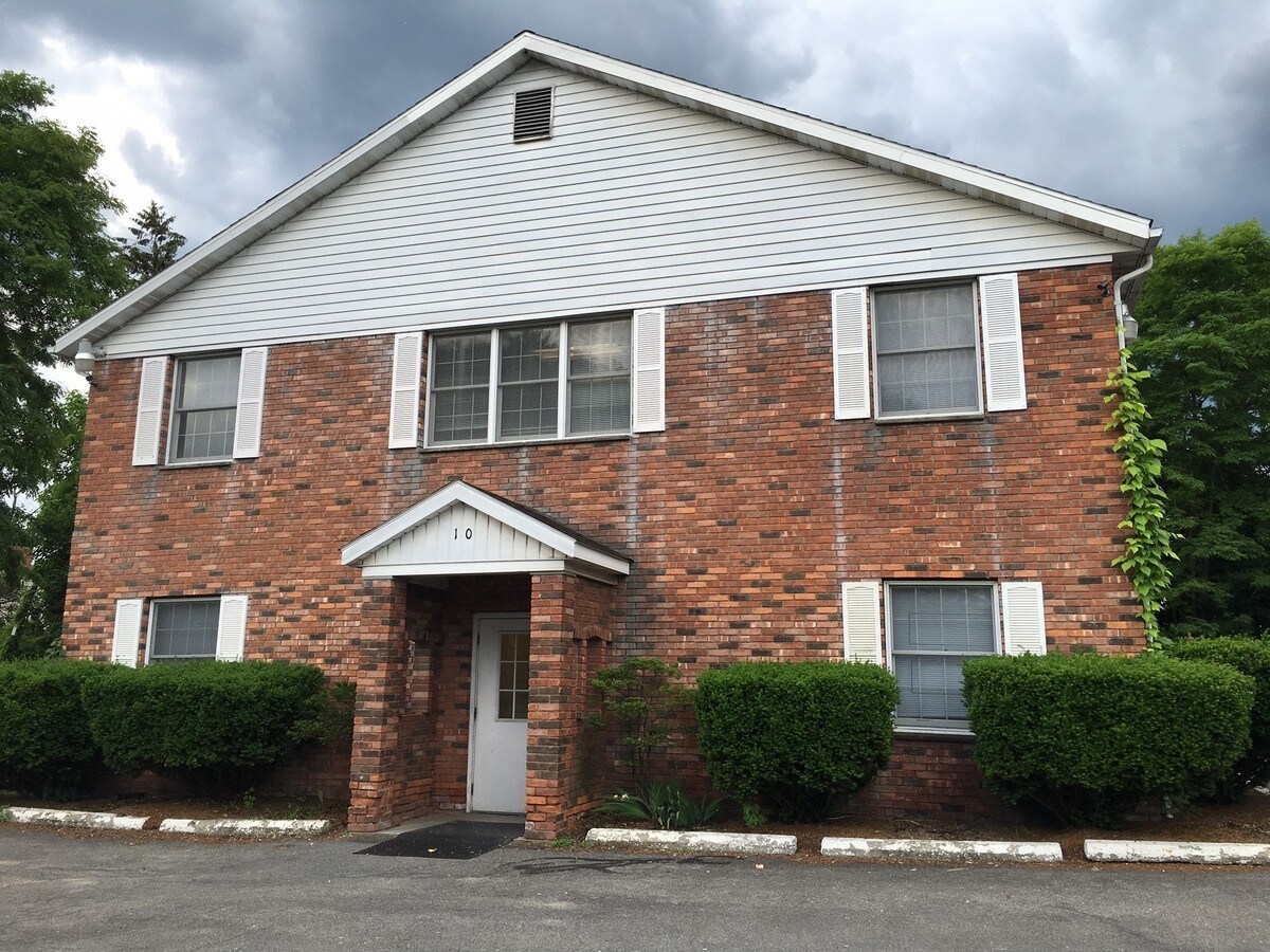 10 Westbrook Ln, Kingston, NY 12401