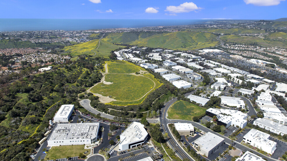 801-950 801-851 & 900-950 Calle Cordillera, San Clemente, CA for lease - Aerial - Image 3 of 11