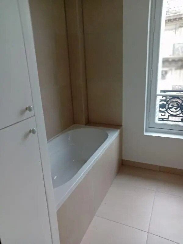 Location Bureaux 98 m² - Photo 1