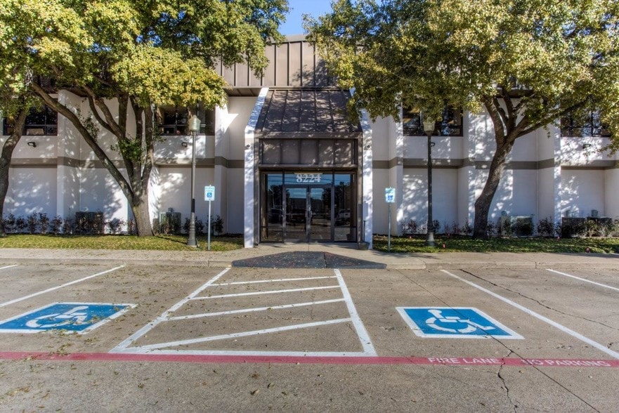 8224 White Settlement Rd, Fort Worth, TX 76108