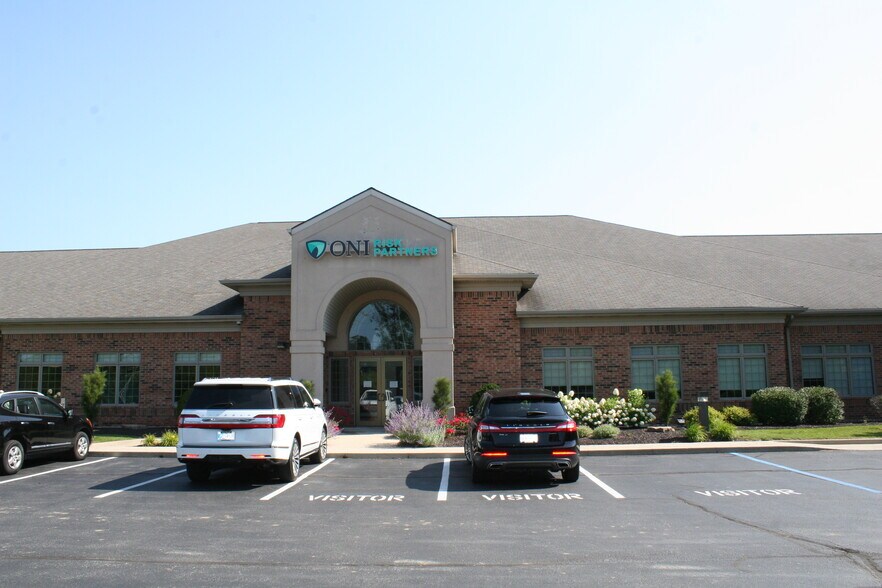 1111 Chestnut Hills Pky, Fort Wayne, IN for lease - Building Photo - Image 1 of 13