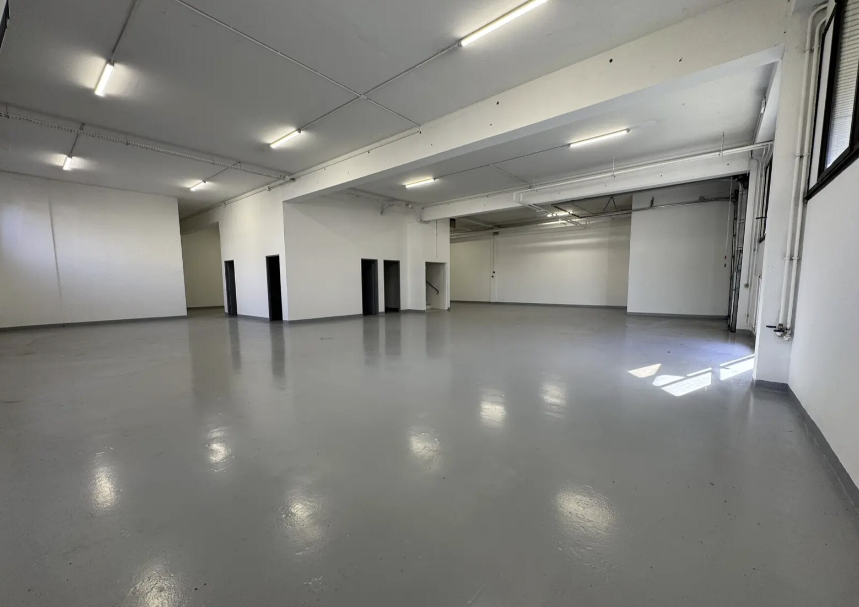 Flex in Nanterre for lease Interior Photo- Image 1 of 8