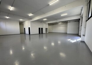Flex in Nanterre for lease Interior Photo- Image 1 of 8