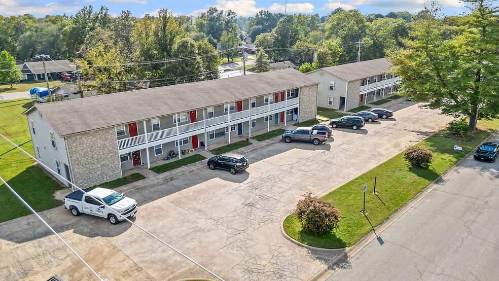 1810 W Twin Springs St, Siloam Springs, AR for sale - Building Photo - Image 1 of 23