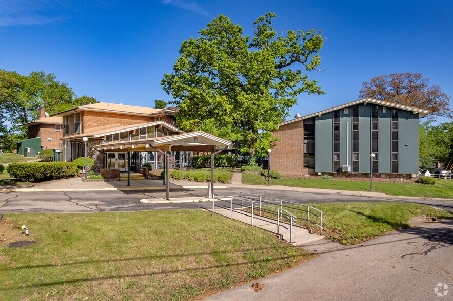 216 St Marys Lake Rd, Battle Creek, MI 49017