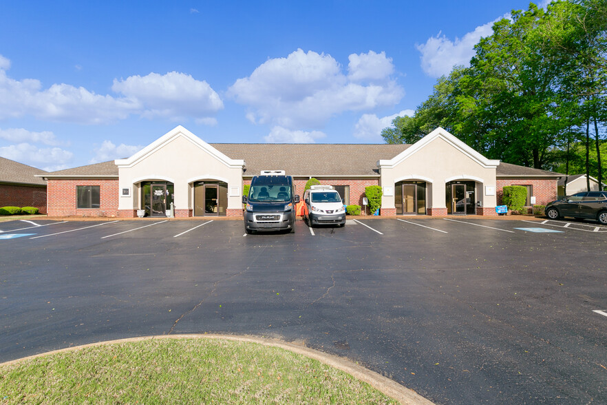 164 W University Pky, Jackson, TN for sale - Building Photo - Image 2 of 28