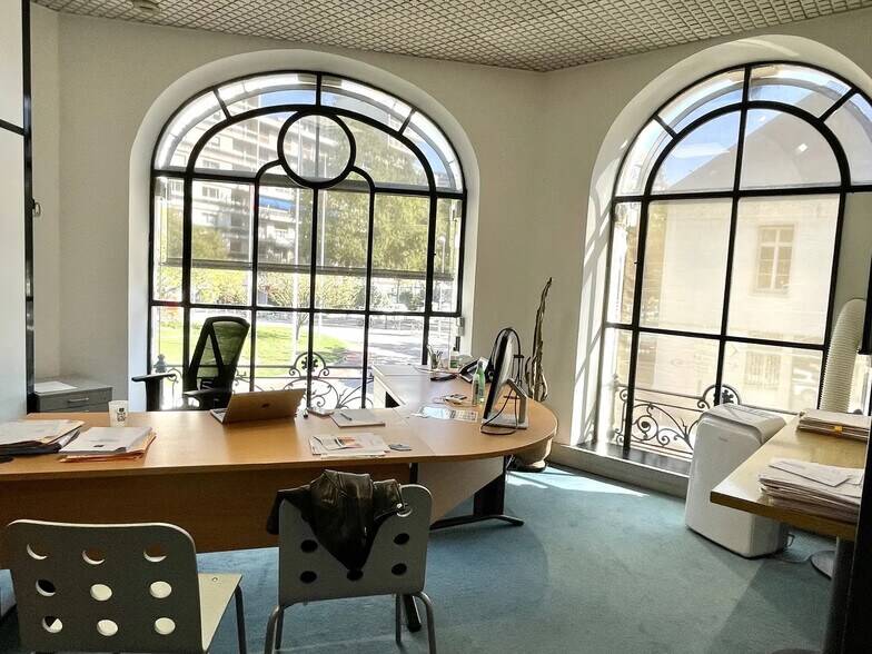 168 Avenue Maréchal Leclerc, Chambéry for sale - Building Photo - Image 2 of 9