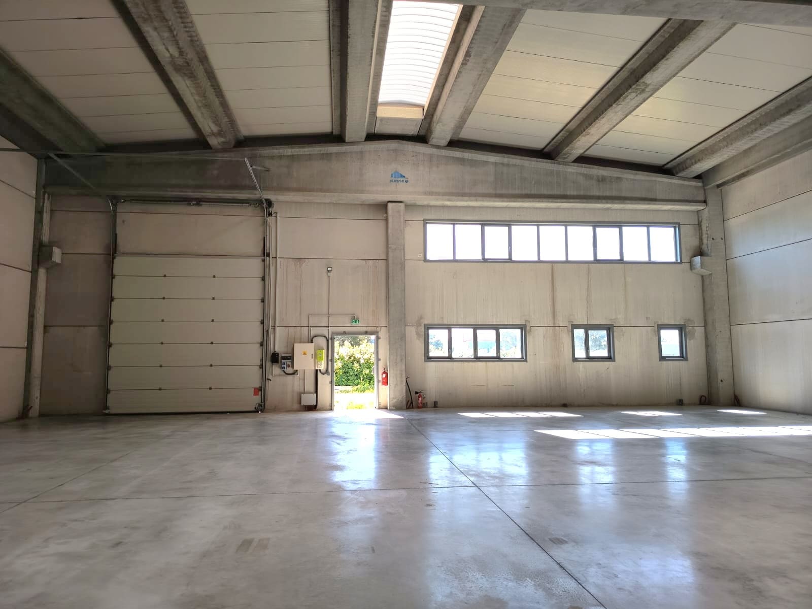 Avenue De Madrid, Signes for lease Interior Photo- Image 1 of 6