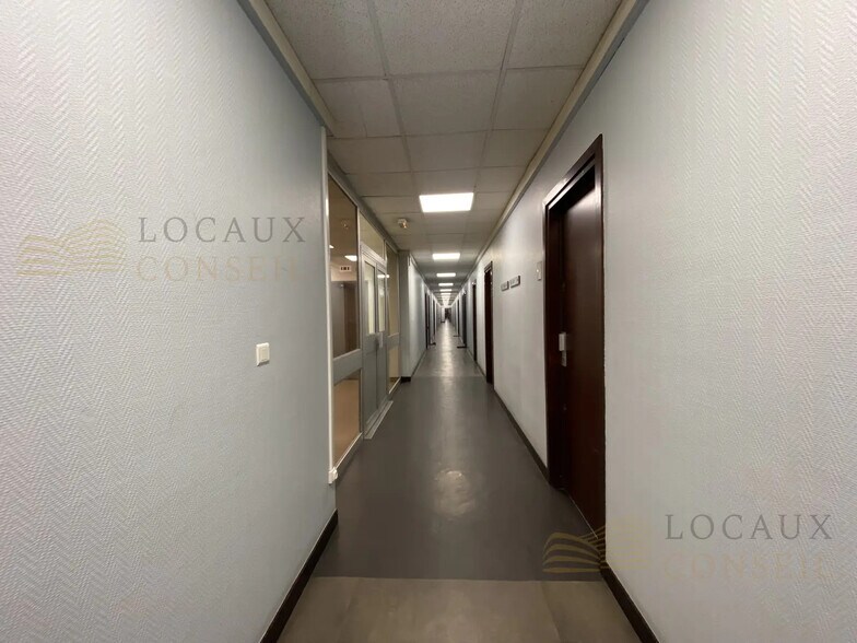 Office in Sarcelles for sale - Building Photo - Image 1 of 5